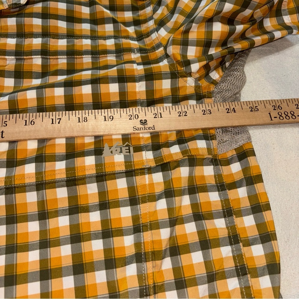 REI Button Up Shirt Mens XL Outdoor Performance Vented‎ Yellow Orange Green - Picture 7 of 9